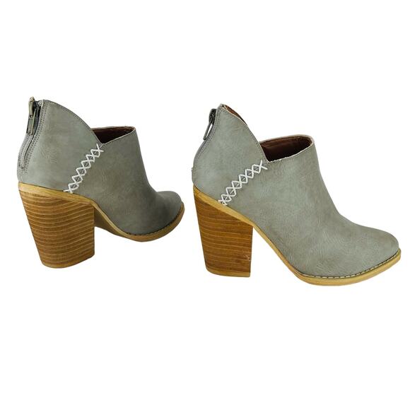 Mi.iM Paradise Women Gray Bootie Size 5.5 Faux Leather Cuban Heel Ankle Boot New - Picture 4 of 16